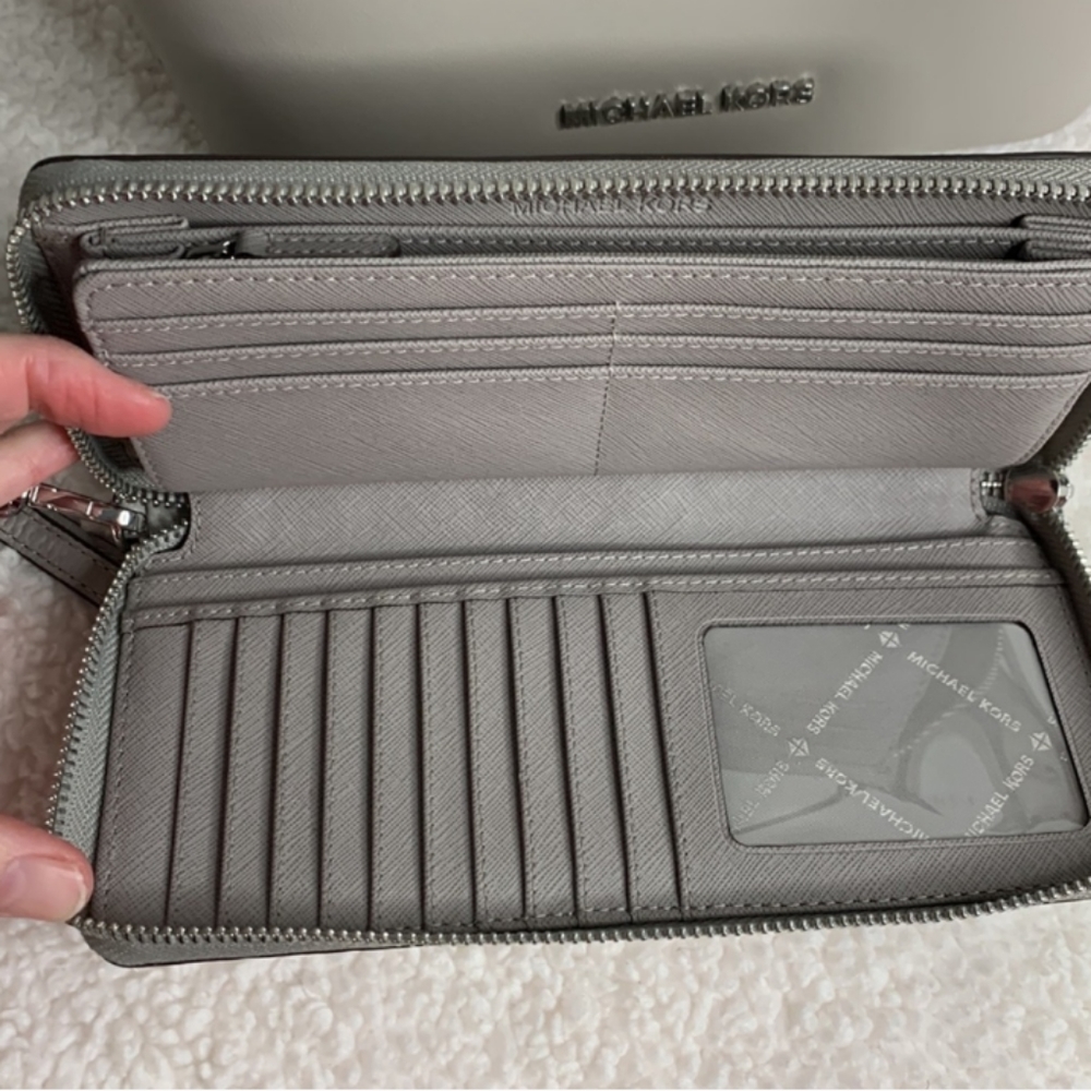 NWOT MICHAEL KORS TOTE/CROSSBODY AND MATCHING WALLET SUMMER GREY - Picture 3 of 8